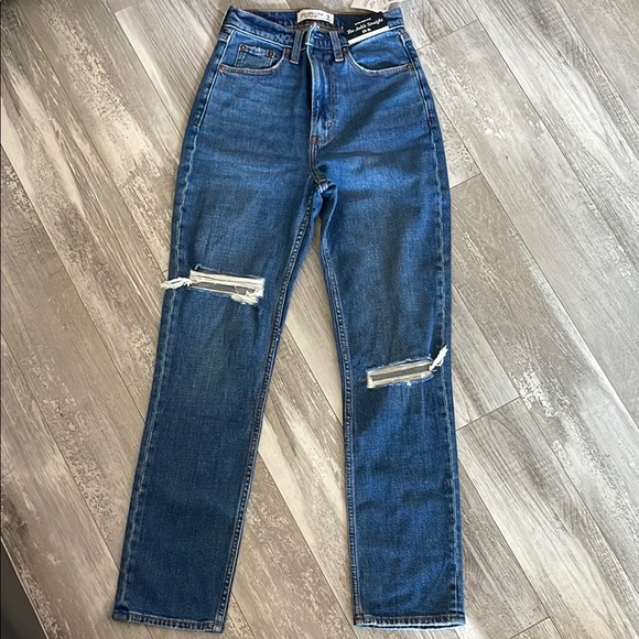 🔥BRAND NEW Abercrombie & Fitch Blue Cropped Ankle Straight Jeans - Picture 3 of 6